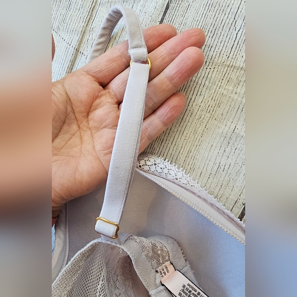 Victoria's Secret Size 34DD Incredible Lightly Lined light Lavender Plunge Bra - Picture 8 of 8